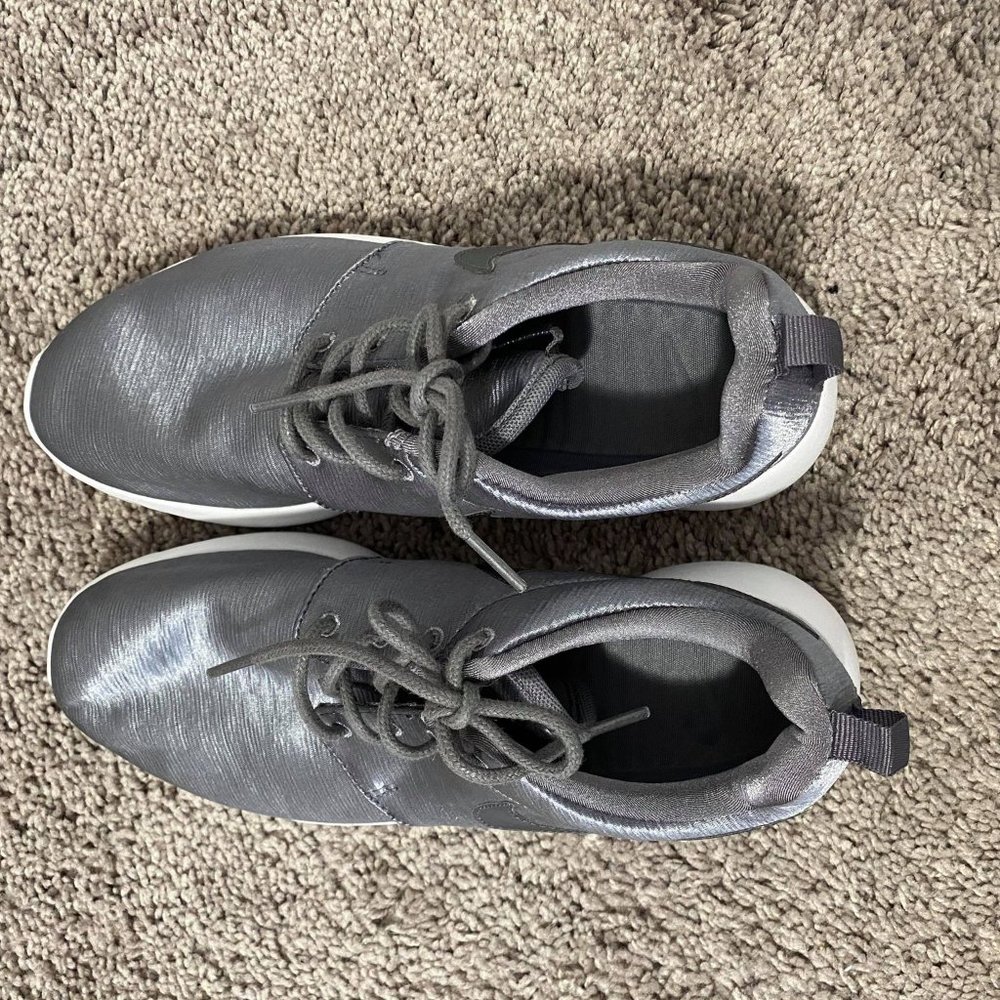 Nike Women Sneaker